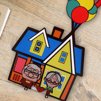 Cloudy® Llaveros de Up en Madera + Portallaves de Casa Gratis